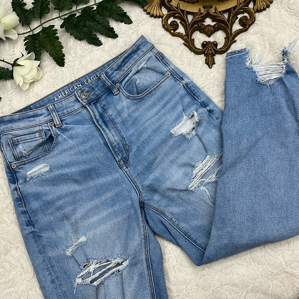 American Eagle Mom Jeans size 8 Short Stretch